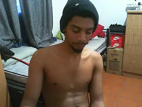 Snapshot of 29YOURZ_28_ chatting on 10/18/25, 04:30 29YOURZ 28 online show from 10/18/25, 04:30