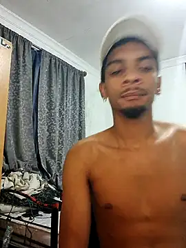 Snapshot of 29YOURZ_28_ chatting on 10/23/25, 07:23 29YOURZ 28 online show from 10/23/25, 07:23