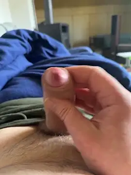 Snapshot of Andy-370 chatting on 03/08/26, 12:31 Andy-370 online show from 03/08/26, 12:31