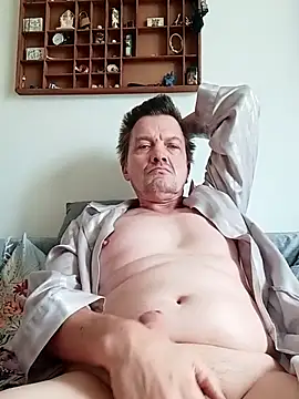 Snapshot of Bigpenis6y chatting on 10/17/25, 07:11 Bigpenis6y online show from 10/17/25, 07:11