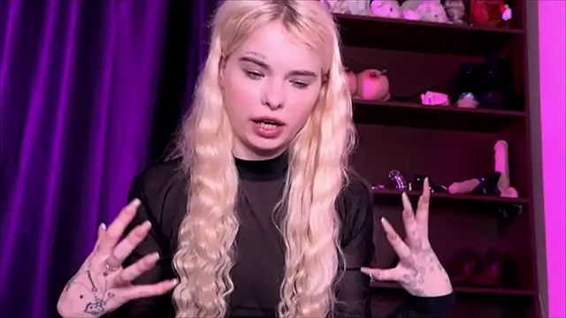 Snapshot of MisssLola chatting on 01/07/25, 05:20 MisssLola online show from 01/07/25, 05:20