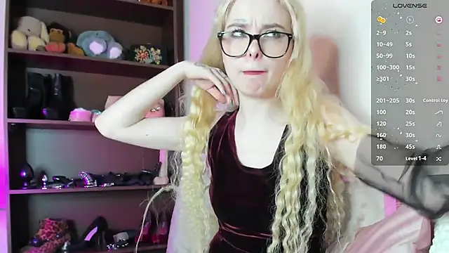 Snapshot of MisssLola chatting on 02/11/25, 01:20 MisssLola online show from 02/11/25, 01:20