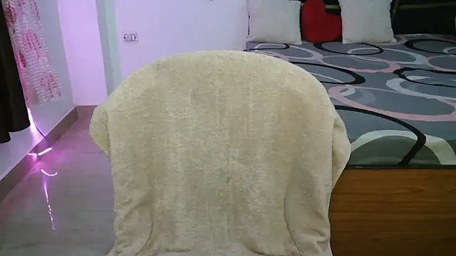 Snapshot of N-Natasha chatting on 05/17/26, 12:01 N-Natasha online show from 05/17/26, 12:01