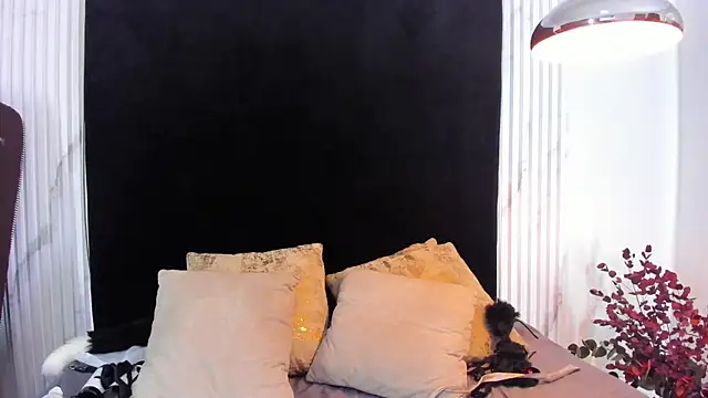 melaniecooperr online show from 01/24/25, 09:26