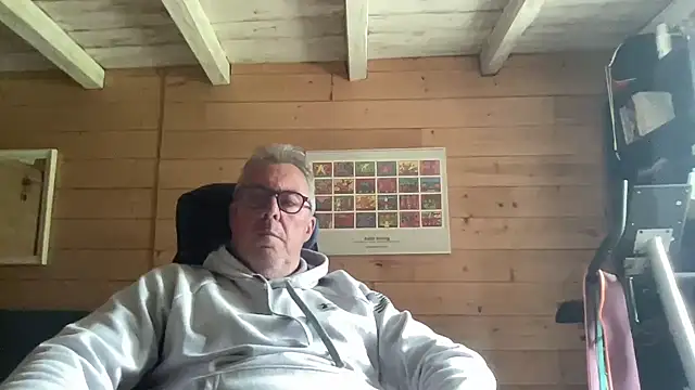 Snapshot of lelohop chatting on 05/19/26, 11:49 lelohop online show from 05/19/26, 11:49