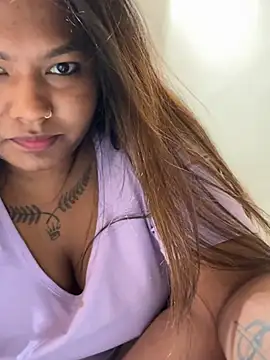 Snapshot of Hot_Urvi chatting on 06/25/26, 06:45 Hot Urvi online show from 06/25/26, 06:45