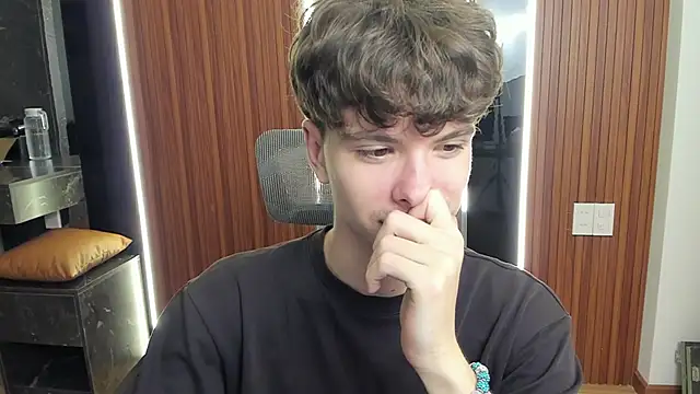 calvin love you online show from 04/18/26, 05:17