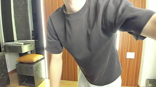Snapshot of calvin_love_you chatting on 04/29/26, 05:30 calvin love you online show from 04/29/26, 05:30