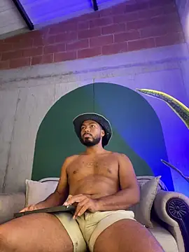 noah jones   online show from 02/01/26, 04:27