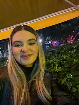 Snapshot of Odett_ chatting on 01/26/25, 04:20 Odett online show from 01/26/25, 04:20