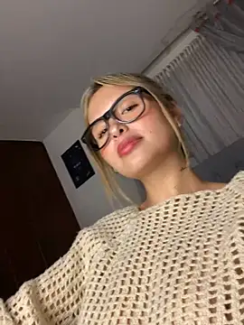 Snapshot of Odett_ chatting on 03/17/25, 07:46 Odett online show from 03/17/25, 07:46