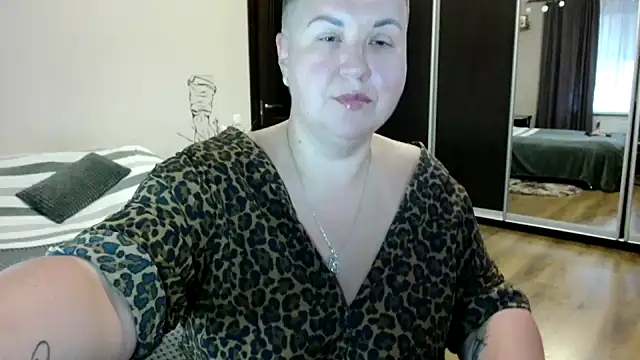 Annet1912 online show from 10/23/25, 06:13
