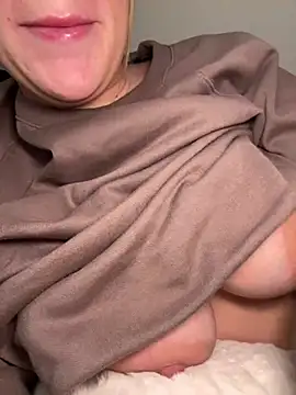 lilylush24 online show from 12/31/24, 01:08