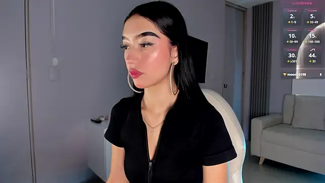 millieskinny  online show from 10/26/25, 12:16