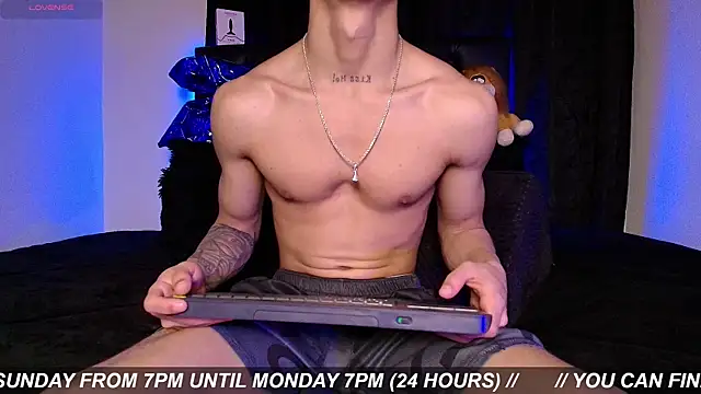 Snapshot of James1lee_ chatting on 07/04/26, 05:02 James1lee online show from 07/04/26, 05:02