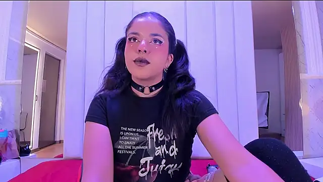 ivannabellini online show from 04/20/26, 01:58