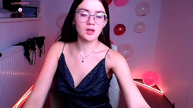 Snapshot of Josephine_jo chatting on 02/13/25, 10:33 Josephine jo online show from 02/13/25, 10:33