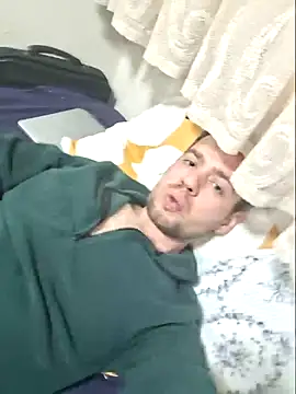 Snapshot of dnnzzcrynn chatting on 03/23/25, 01:42 dnnzzcrynn online show from 03/23/25, 01:42