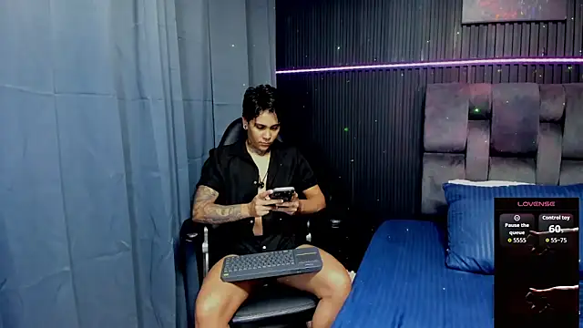 ZhoeStrong online show from 10/23/25, 10:52