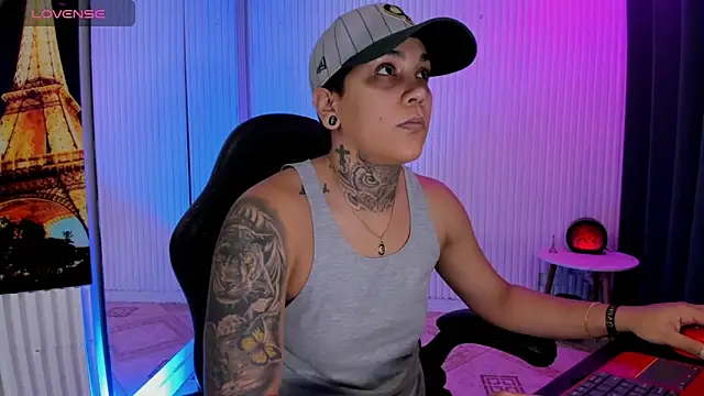 ZhoeStrong online show from 04/21/26, 02:12