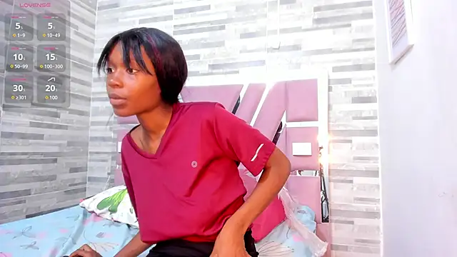 Snapshot of ebony_march chatting on 02/05/25, 06:37 ebony march online show from 02/05/25, 06:37