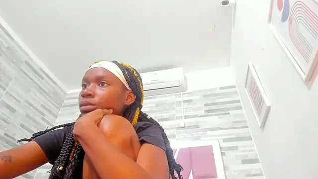 Snapshot of ebony_march chatting on 03/04/25, 06:29 ebony march online show from 03/04/25, 06:29