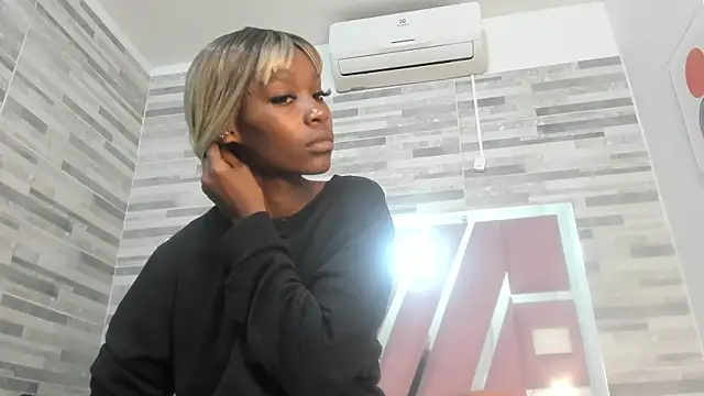 Snapshot of ebony_march chatting on 09/20/25, 06:42 ebony march online show from 09/20/25, 06:42