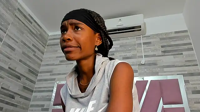 Snapshot of ebony_march chatting on 10/19/25, 05:46 ebony march online show from 10/19/25, 05:46