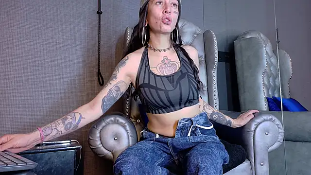 LusstCruella online show from 10/27/25, 05:28