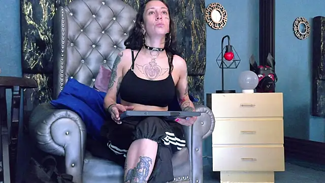 LusstCruella online show from 04/06/26, 12:17