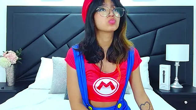 Snapshot of Yommi_Winx chatting on 12/28/24, 03:04 Yommi Winx online show from 12/28/24, 03:04