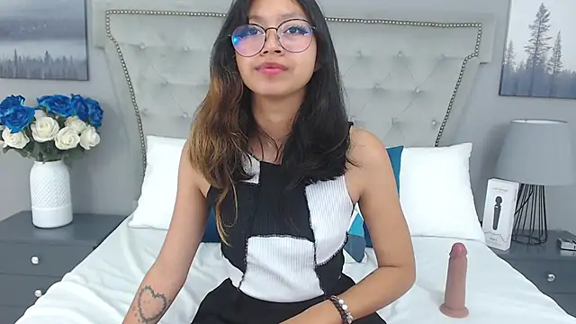 Snapshot of Yommi_Winx chatting on 01/14/25, 12:54 Yommi Winx online show from 01/14/25, 12:54