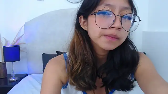 Snapshot of Yommi_Winx chatting on 02/02/25, 01:45 Yommi Winx online show from 02/02/25, 01:45