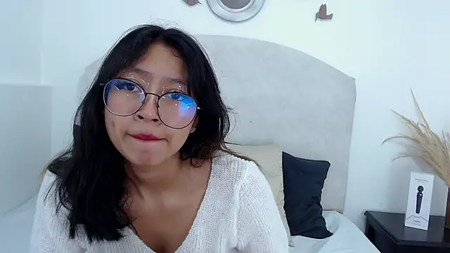 Snapshot of Yommi_Winx chatting on 02/22/25, 03:56 Yommi Winx online show from 02/22/25, 03:56