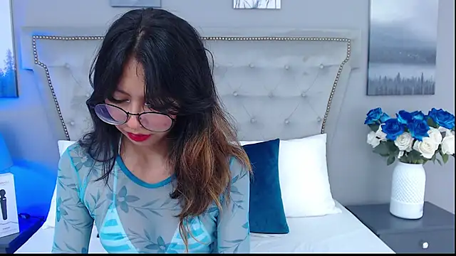 Snapshot of Yommi_Winx chatting on 03/02/25, 08:29 Yommi Winx online show from 03/02/25, 08:29