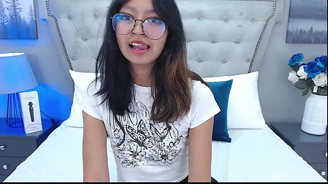 Snapshot of Yommi_Winx chatting on 03/11/25, 05:05 Yommi Winx online show from 03/11/25, 05:05