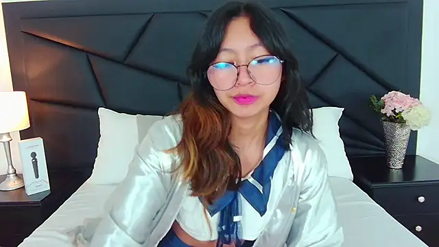 Snapshot of Yommi_Winx chatting on 03/22/25, 12:25 Yommi Winx online show from 03/22/25, 12:25