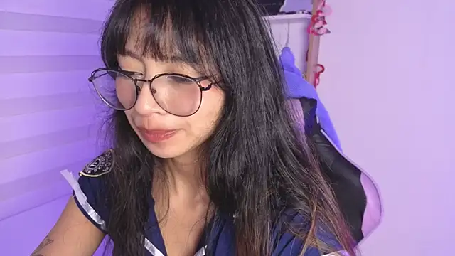 Snapshot of Yommi_Winx chatting on 11/12/25, 02:12 Yommi Winx online show from 11/12/25, 02:12