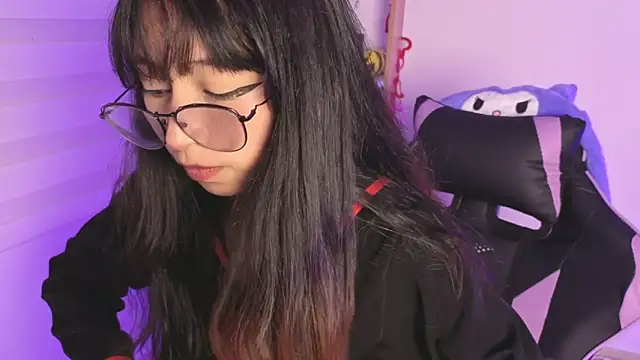 Snapshot of Yommi_Winx chatting on 11/13/25, 12:31 Yommi Winx online show from 11/13/25, 12:31