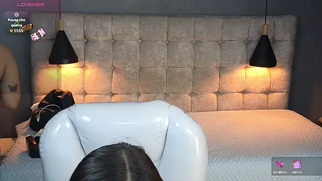 Laia and Aloby online show from 09/27/25, 10:37