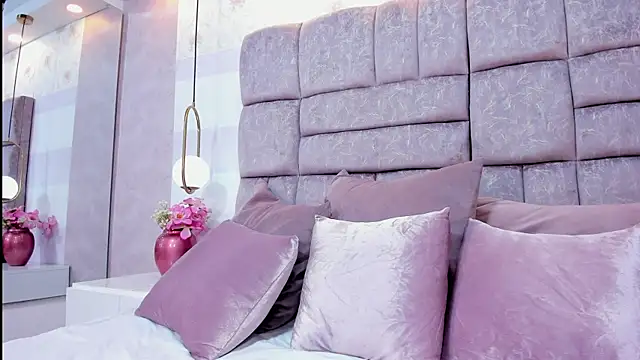 melaniee jones online show from 04/21/26, 05:28