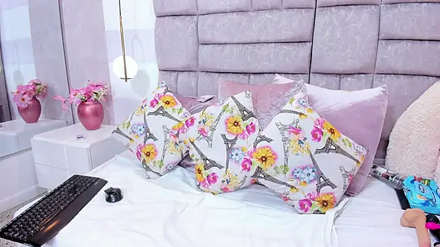 melaniee jones online show from 06/26/26, 05:39