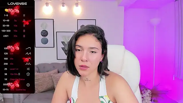 kendaall jenner  online show from 12/23/24, 04:01