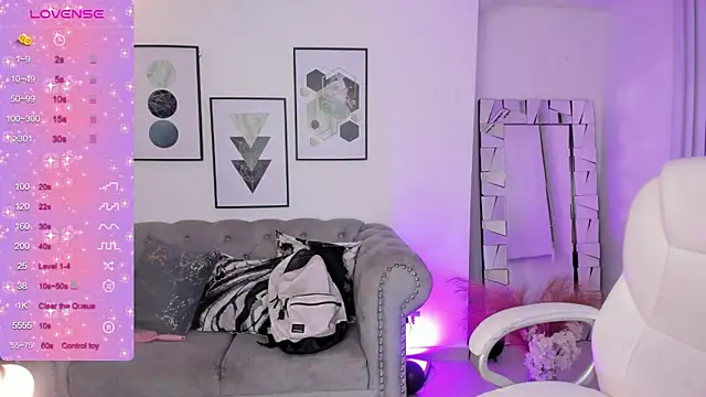 kendaall jenner  online show from 01/10/25, 10:17