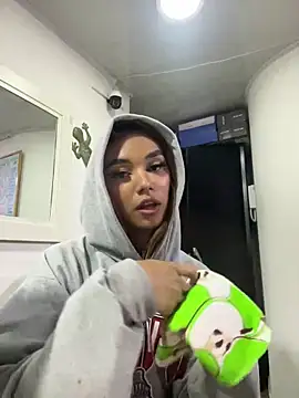 Nikol Rang   online show from 02/23/25, 07:00