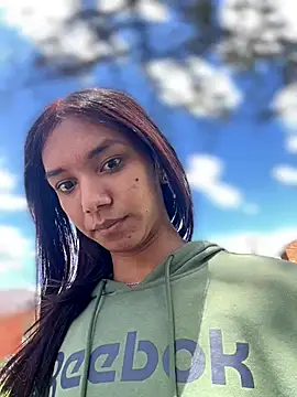 Nikol Rang   online show from 10/18/25, 04:19