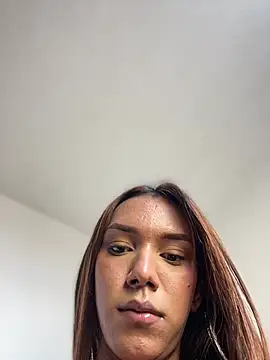 Snapshot of Nikol_Rang__ chatting on 06/05/26, 05:07 Nikol Rang online show from 06/05/26, 05:07