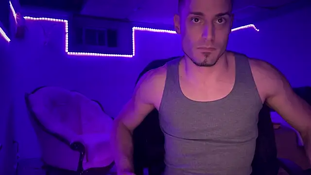 Snapshot of hot_shot_13 chatting on 12/11/24, 08:04 hot shot 13 online show from 12/11/24, 08:04