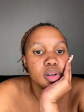 Snapshot of Sego_TeeTee chatting on 10/02/25, 10:17 Sego TeeTee online show from 10/02/25, 10:17