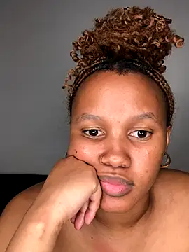 Snapshot of Sego_TeeTee chatting on 10/11/25, 06:39 Sego TeeTee online show from 10/11/25, 06:39